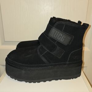 UGG Black Platform Boots, sz 8 EUC • Authentic